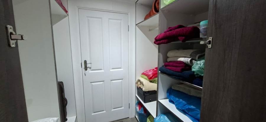  Bedroom Property for Sale in Dana Bay Western Cape